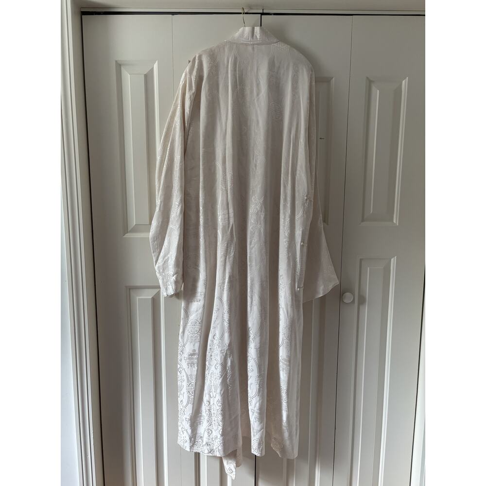 Artistic Palace Women's Silk White Embroidered Robe L - Picture 10 of 10